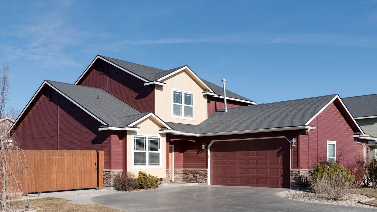 002_Front_of_Home.jpg