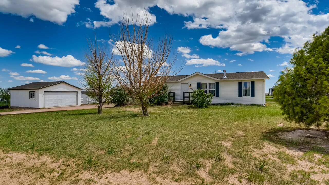 21045_McDaniels_Road_Calhan_CO_-_Web_Quality_-_002_-_02_Exterior_Front_(1).jpg