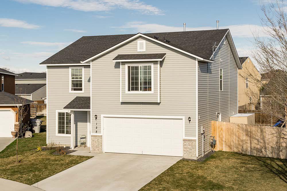 Space for the Family in a Quiet Middleton Subdivision!