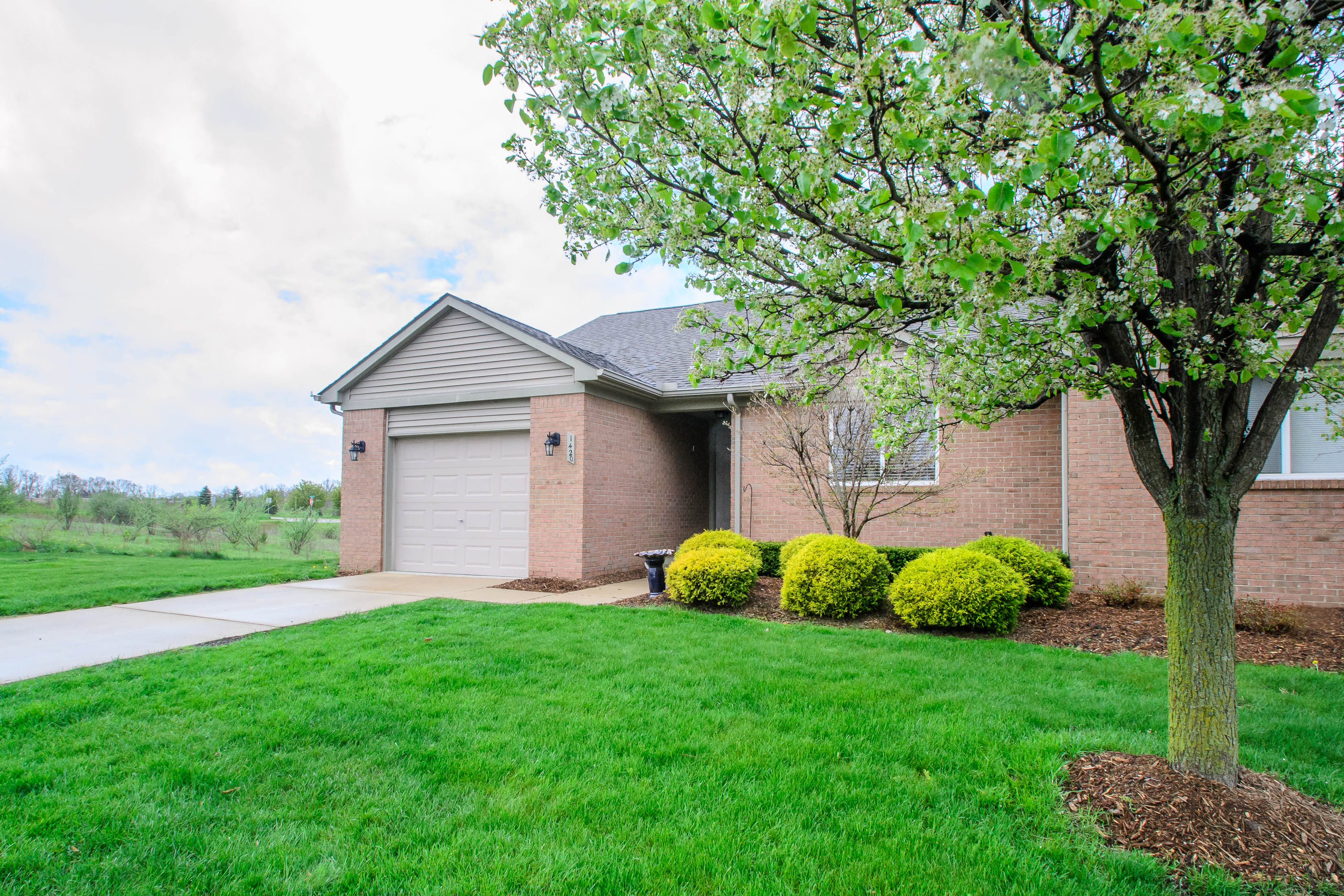 Price Reduction! Chelsea Condo ready to move in