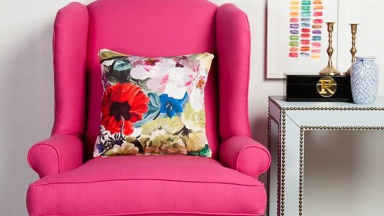 LRE_HOT_PINK_CHAIR.jpg