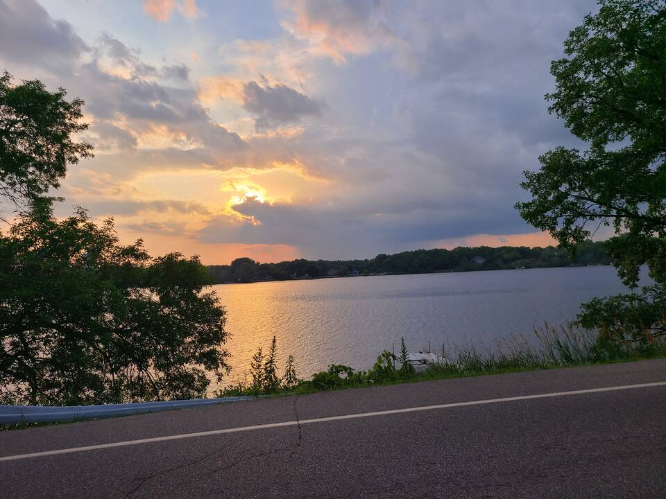 Gervais_Lake_sunset_Maplewood_MN.jpg