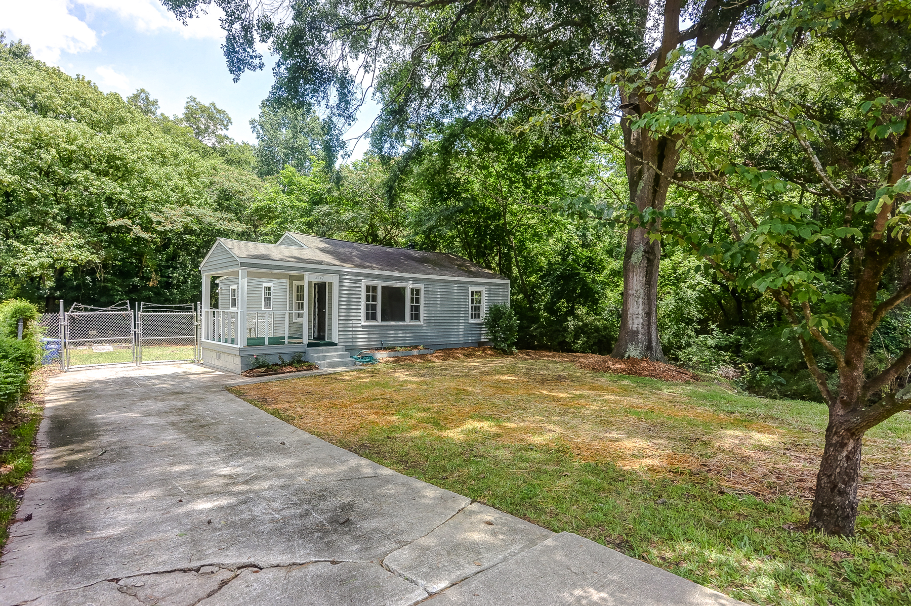 Atlanta's Cutests Bungalow in Grove Park