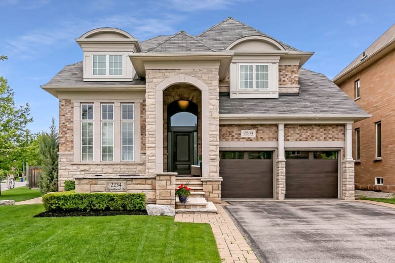 Luxury Real Estate 2234 Lyndhurst Drive, Oakville, Ont