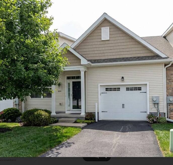 Roseview_Drive_front.jpg