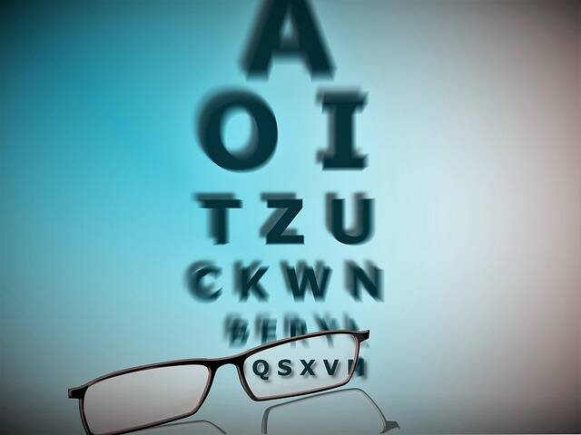 Clear_Blurry_by_kalhh_from_Pixabay.jpg