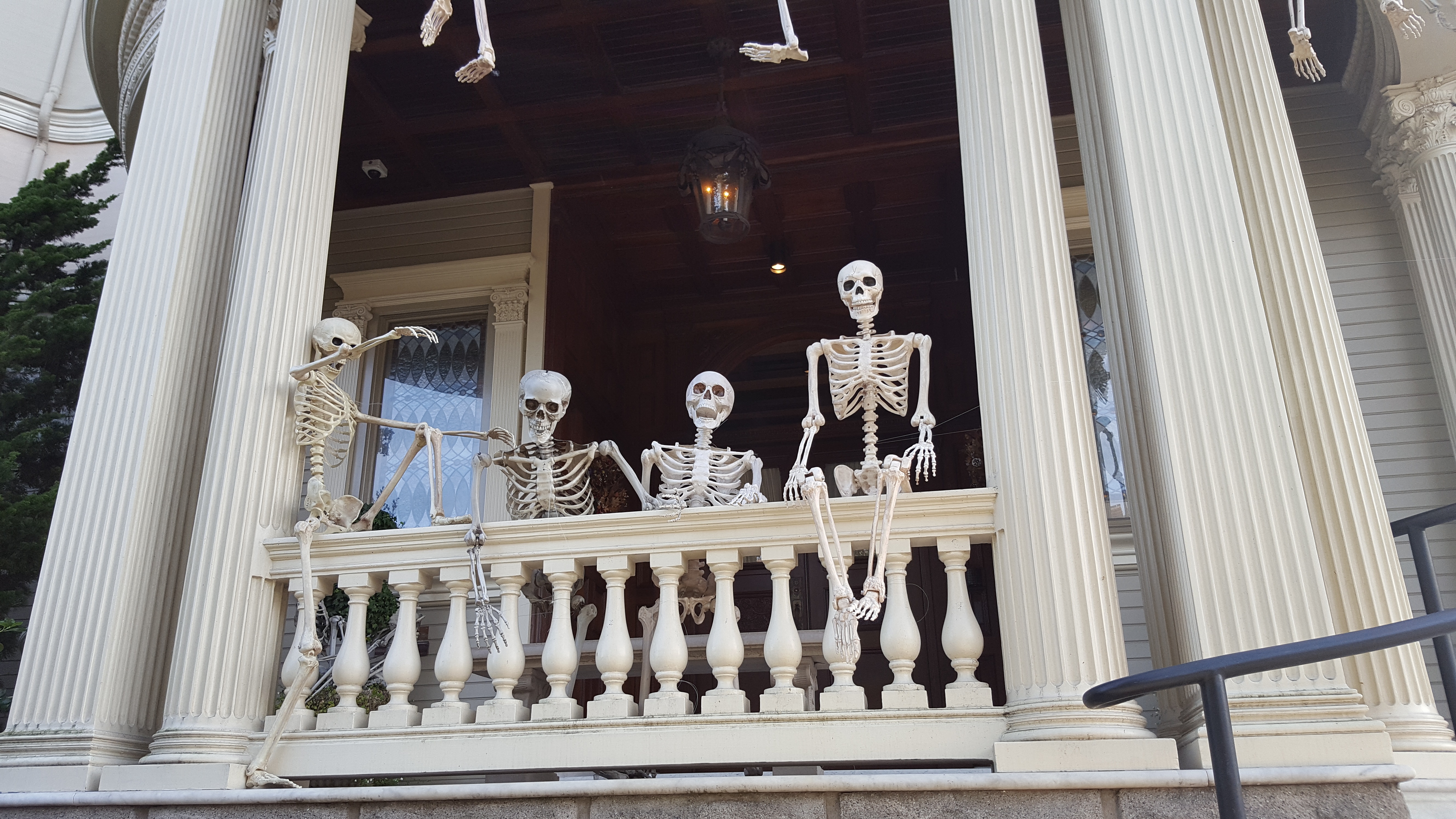 Halloween_Pacific_Ave_house_detail.jpg
