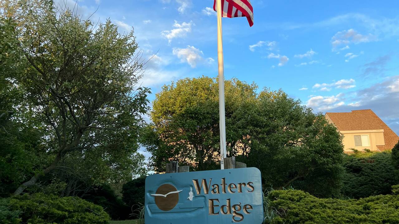 waters_edge_sign.jpg
