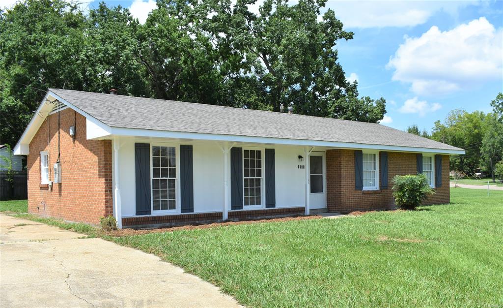 4849 Sunshine Dr Movein Ready in Sunshine Acres!