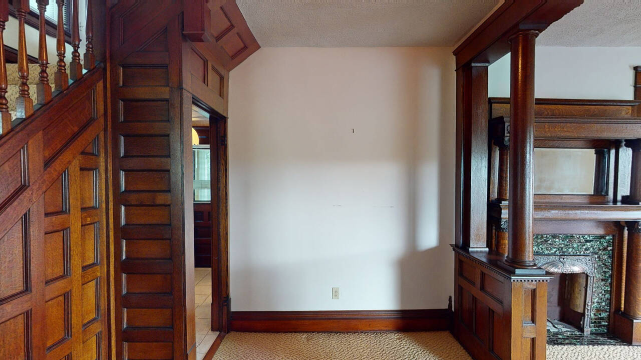 Beautiful_Woodwork_in_Fredericktown_Ohio.jpg