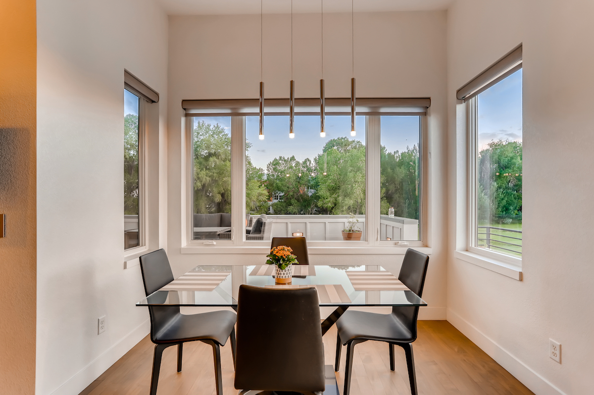 8 Tips for Staging a Dining Room to Sell