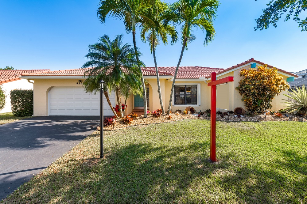 Picture Perfect 3 Bed/2 Bath Hawkes Bluff Home FOR SALE