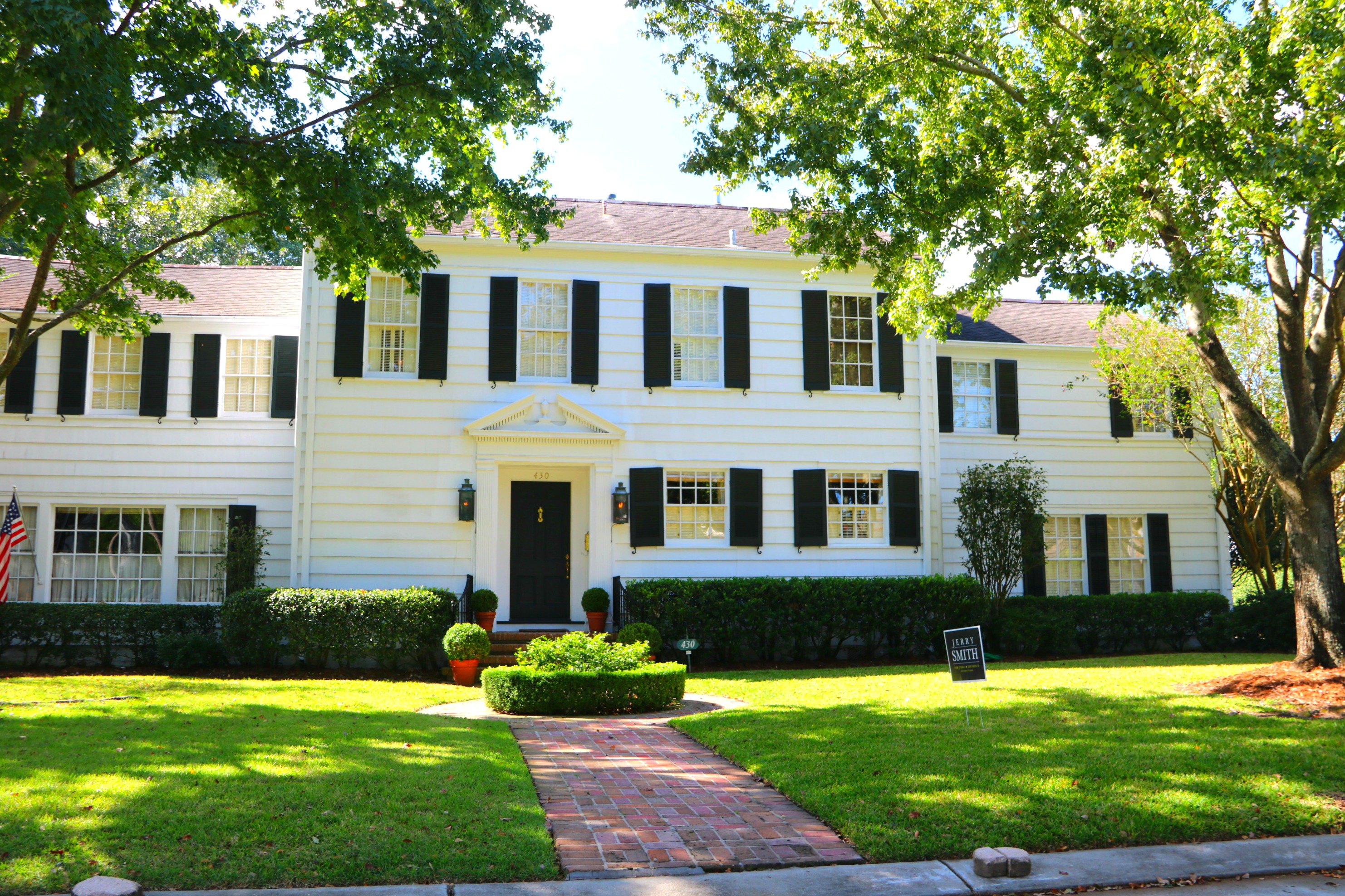 Iona Street In Old Metairie, Variety of Great Homes.