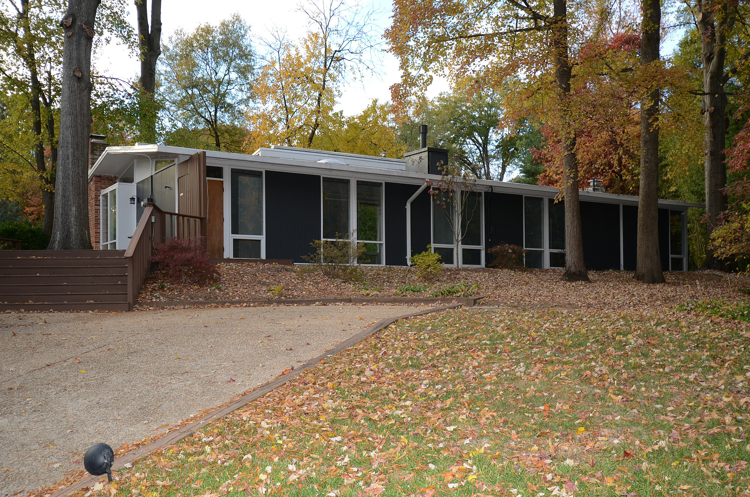 Rarely Available 4 Bedroom Rental in Hollin Hills Alexa