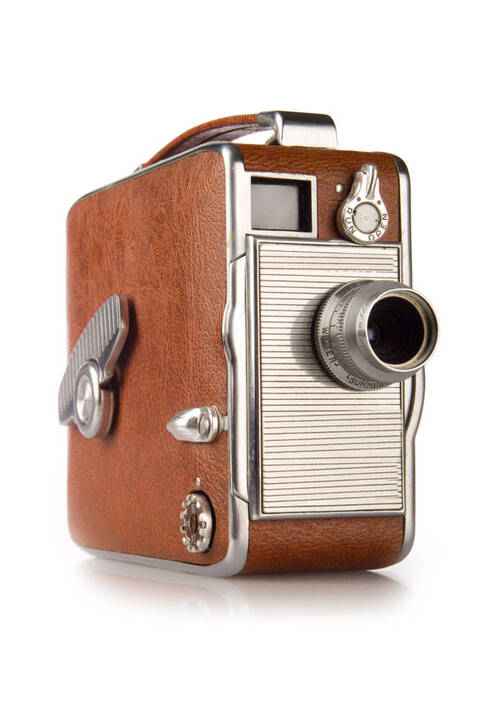 Vintage_8_mm_camera.jpg