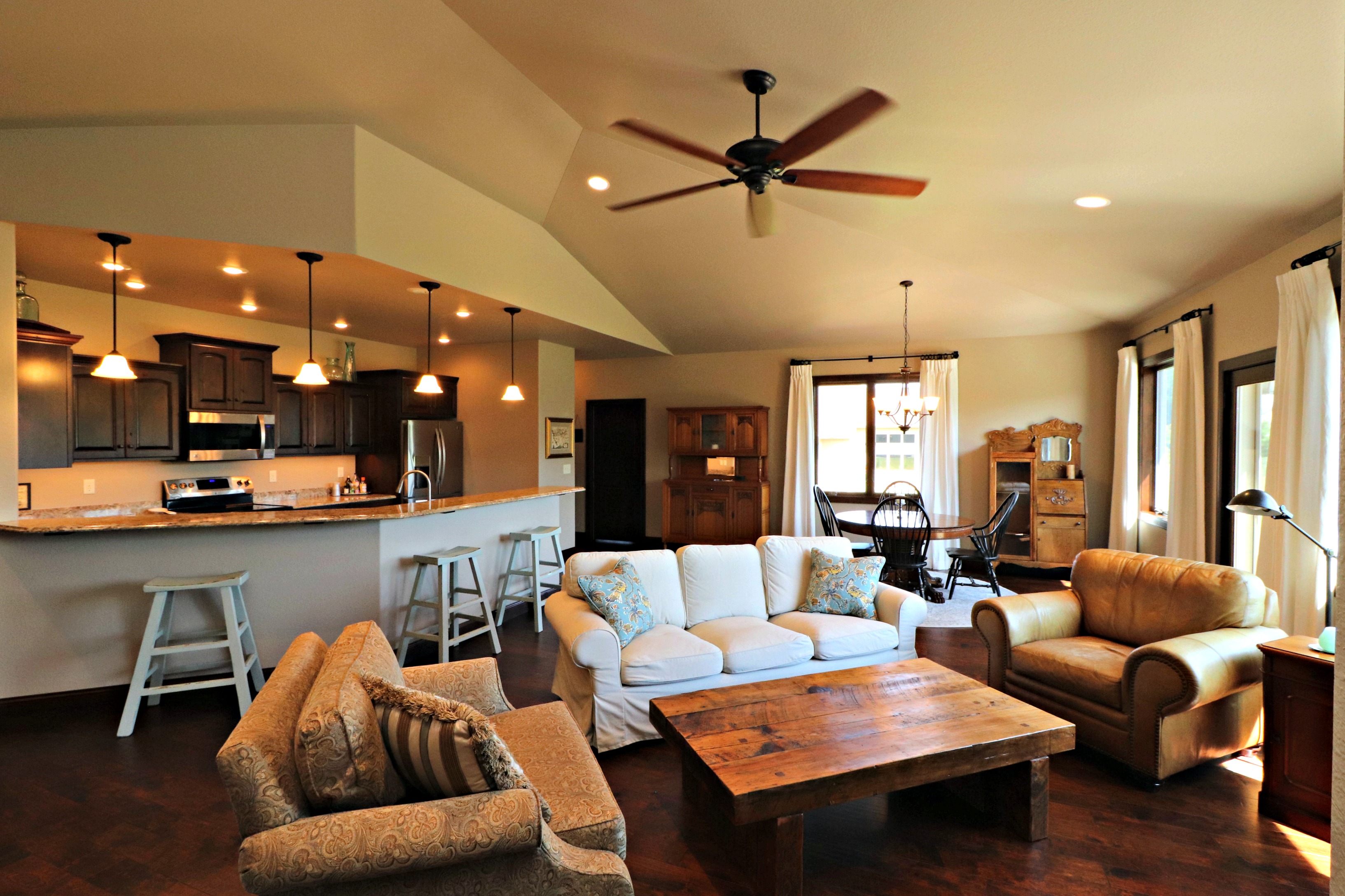 Red Rocks Golf Course Luxury Town Home FOR SALE!