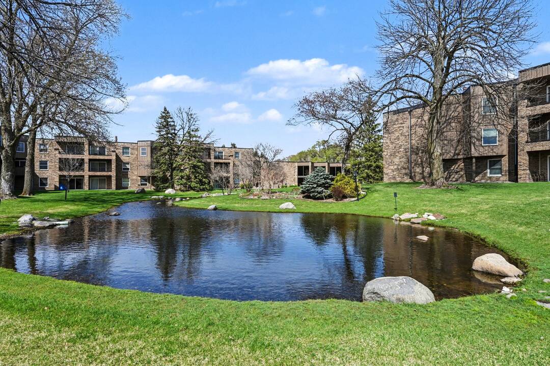 Low-Maintenance_Living_in_Roseville_with_Resort-Style_Amenities.jpg