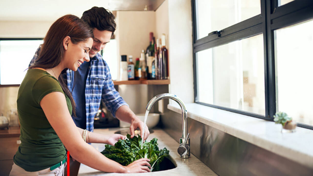 touchless-kitchen-faucet-4.jpg