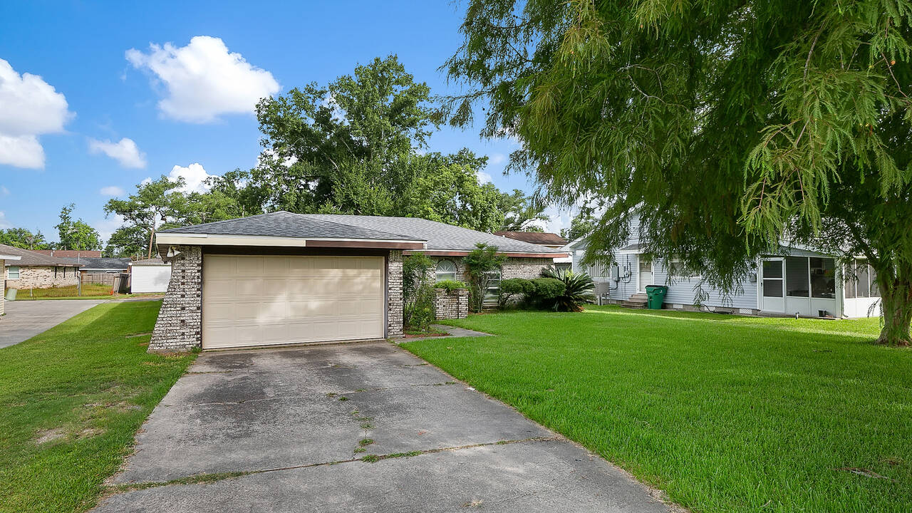 316_Oak_Lane_Luling__la_1.jpg