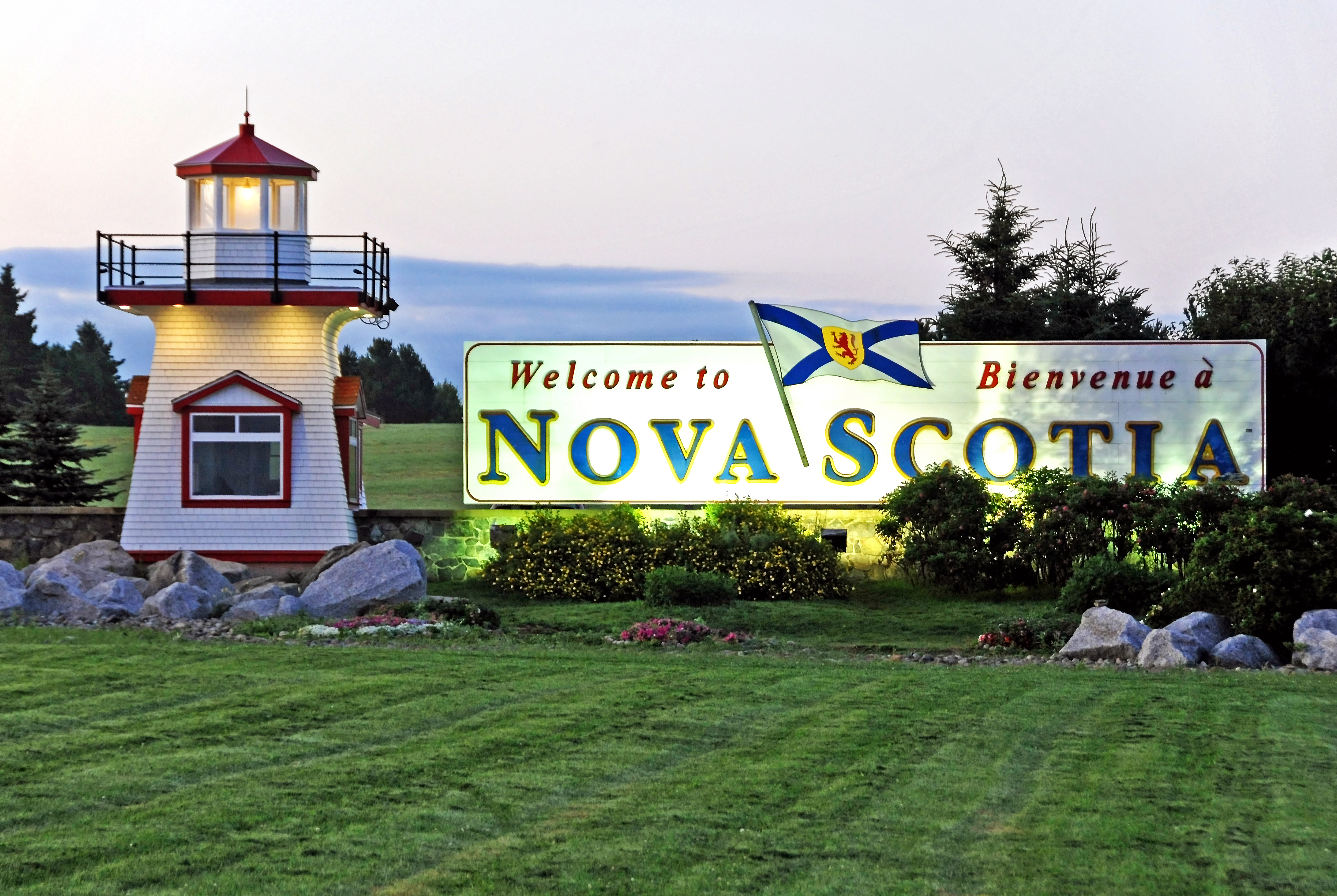 9 Nova Scotia Houses That Almost Look Too Spectacular To Live In (PHOTOS) -  Narcity
