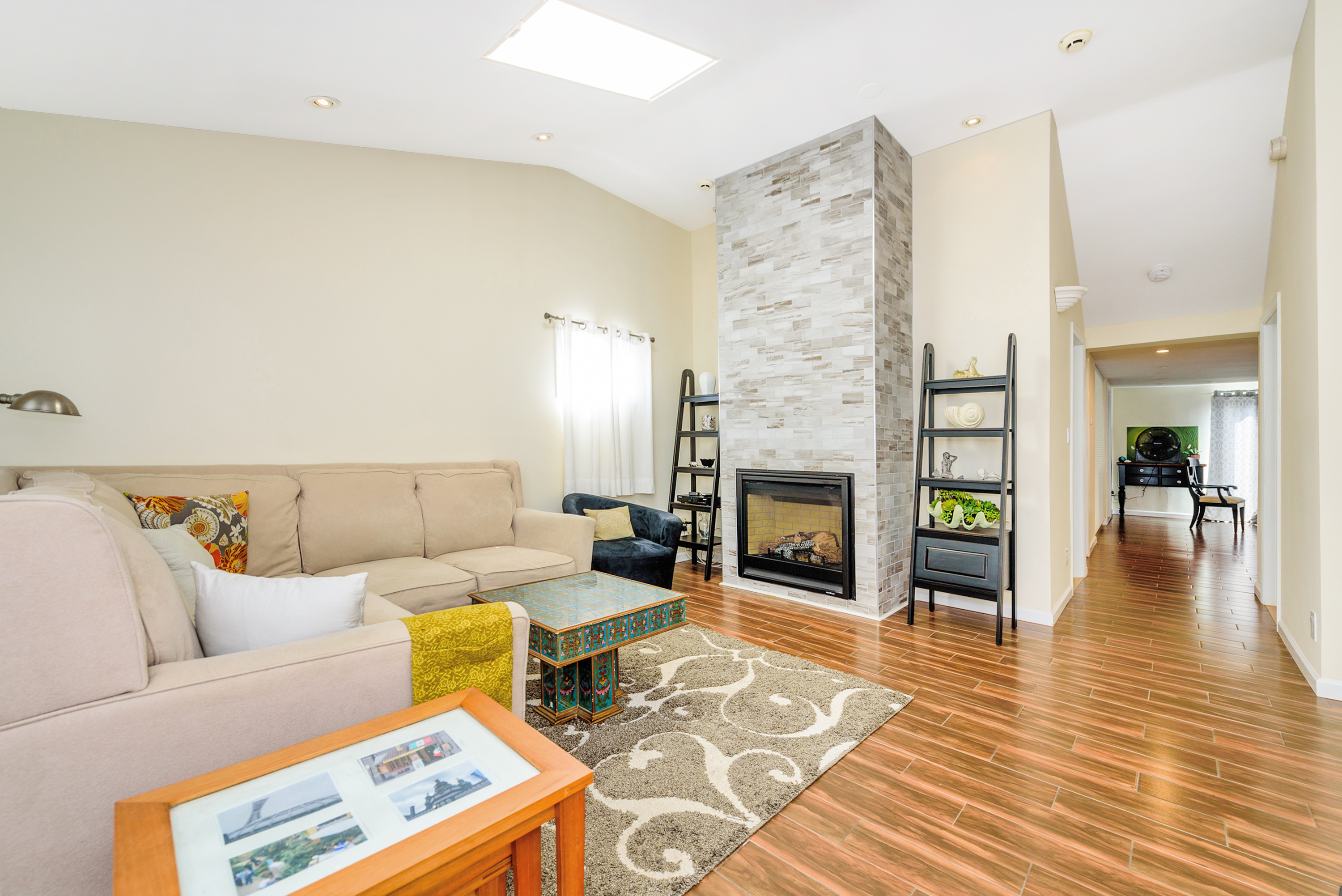 002_Living_Room.jpg