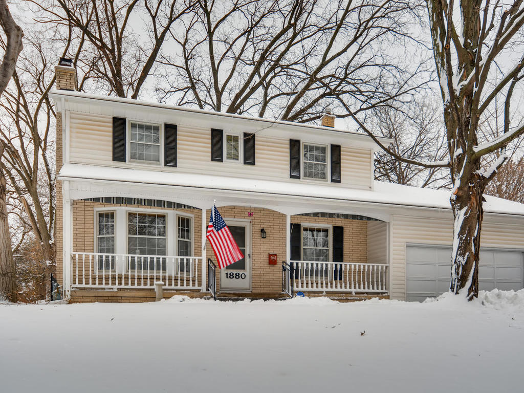 1880 Pleasant St Lauderdale MN