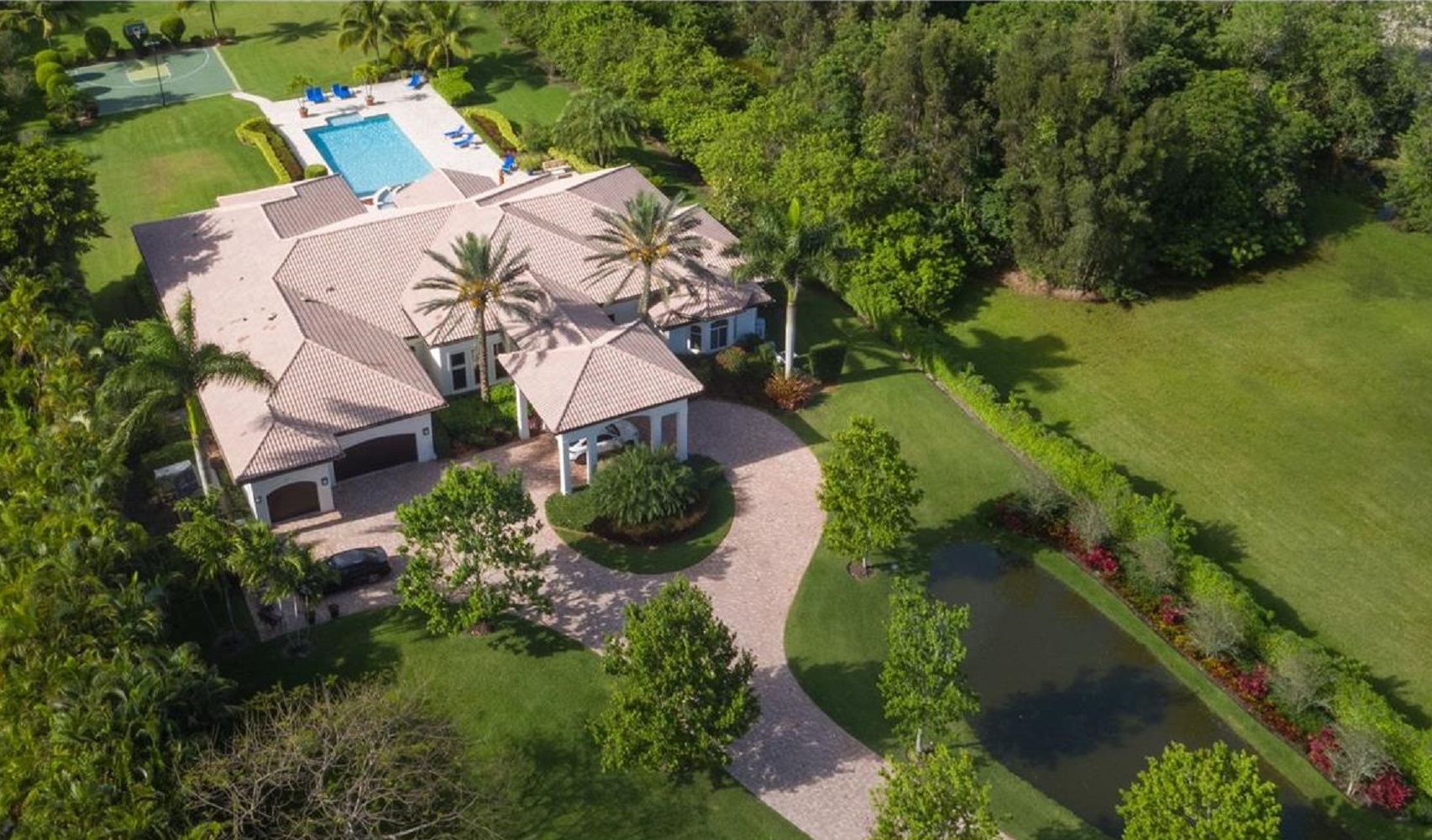 Exquisite 5 Bed/5 Bath Home SOLD in Sunshine Ranches!