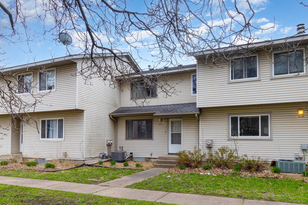 Affordable_Rosemount_townhome.jpg