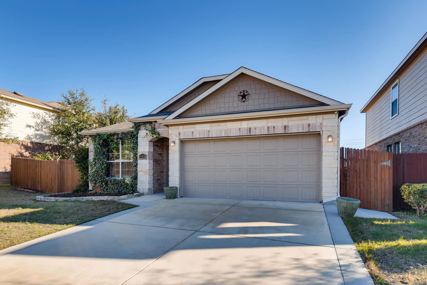 Stellar home in Alamo Ranch!
