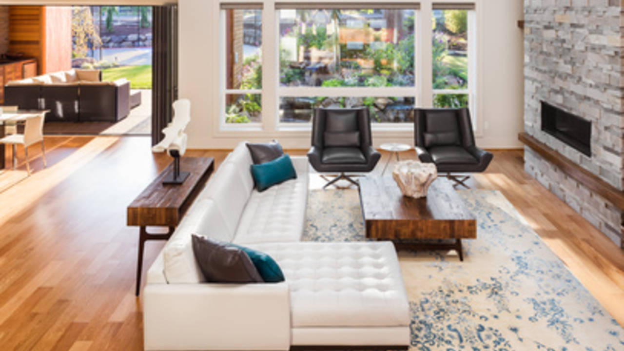 Living_Room_with_Fireplace.jpg
