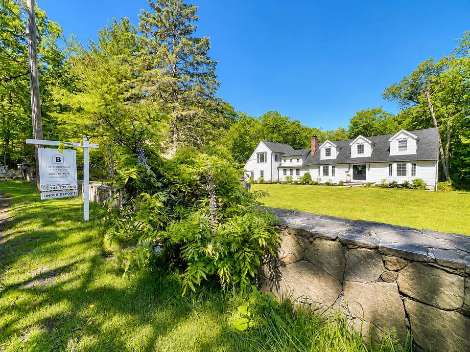 9_Maplewood_Rd_Ridgefield_CT.PNG