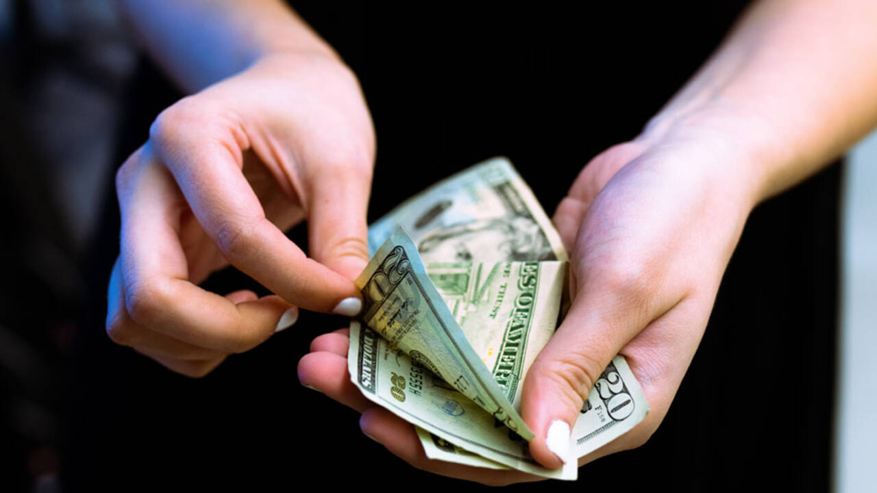 cash_rent_payment.jpg