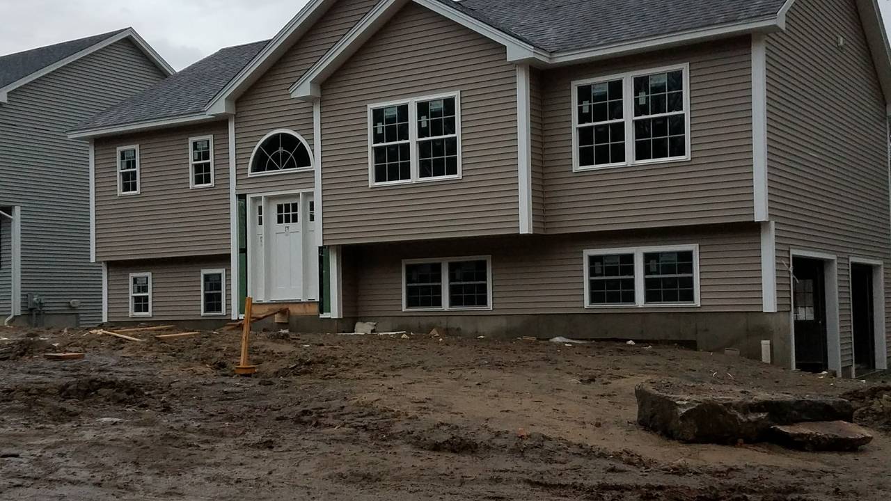 OPEN HOUSE NEW HOME TATNUCK WOODS 01602