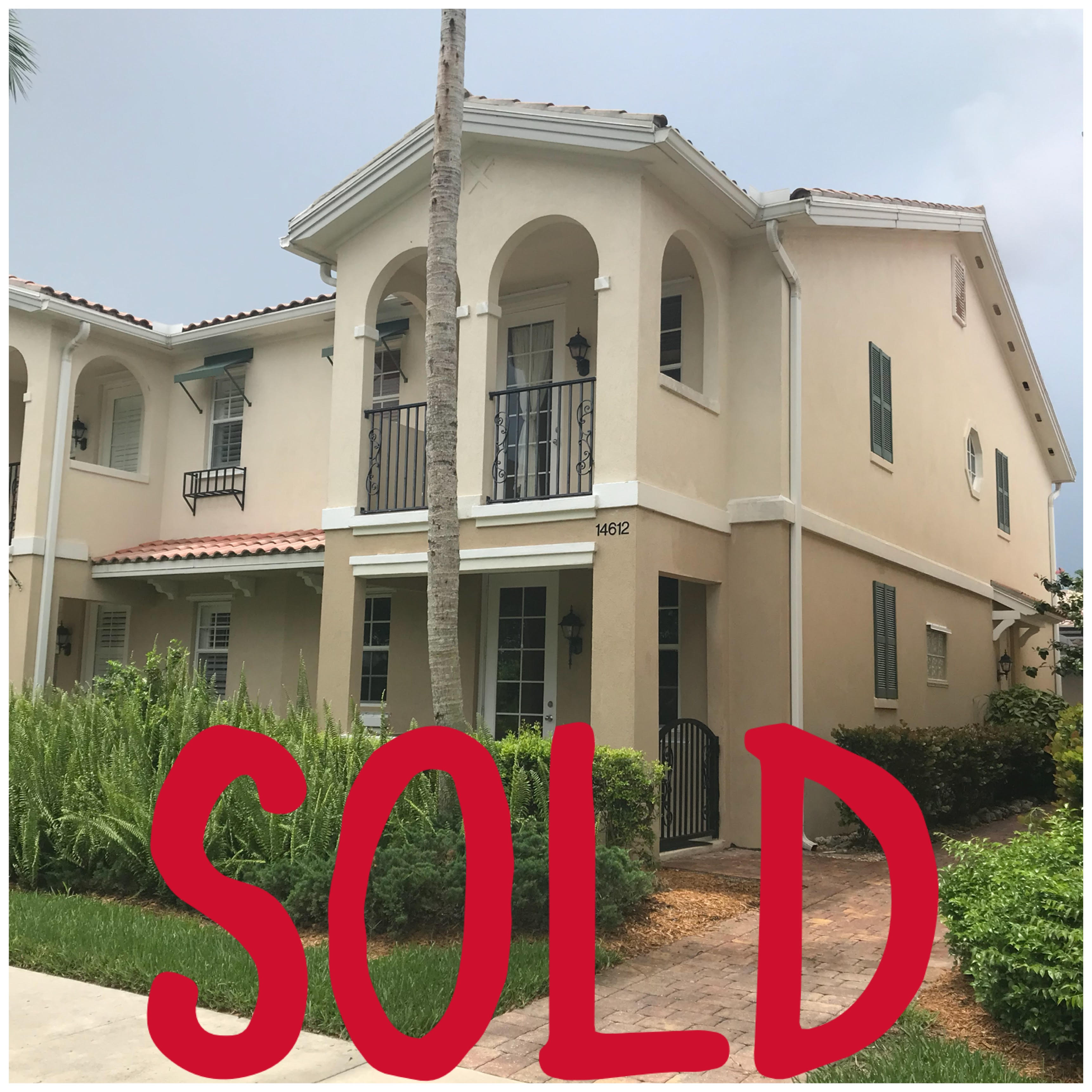 Townhouse with a Pool w/ low HOA fees in Bonita Springs