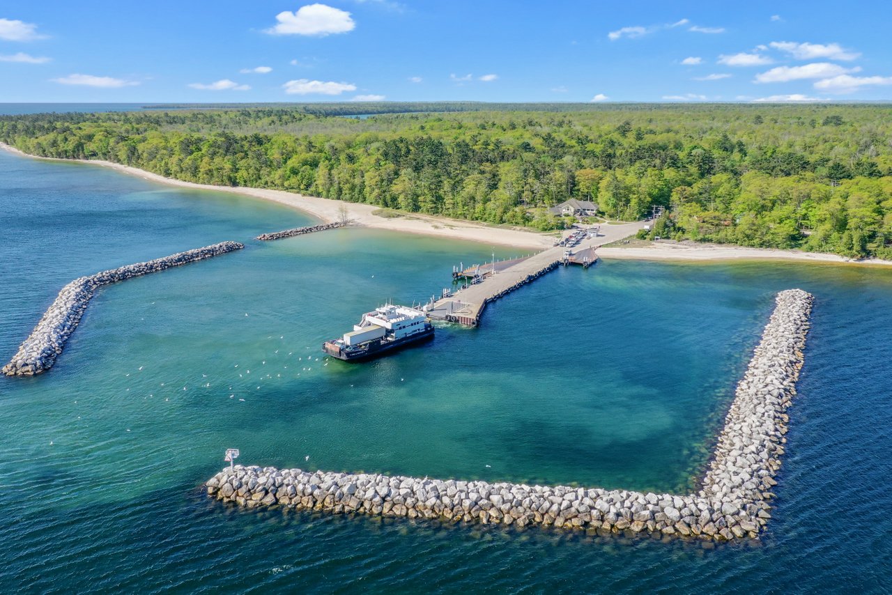 New Door County Listings for the Memorial Day Weekend