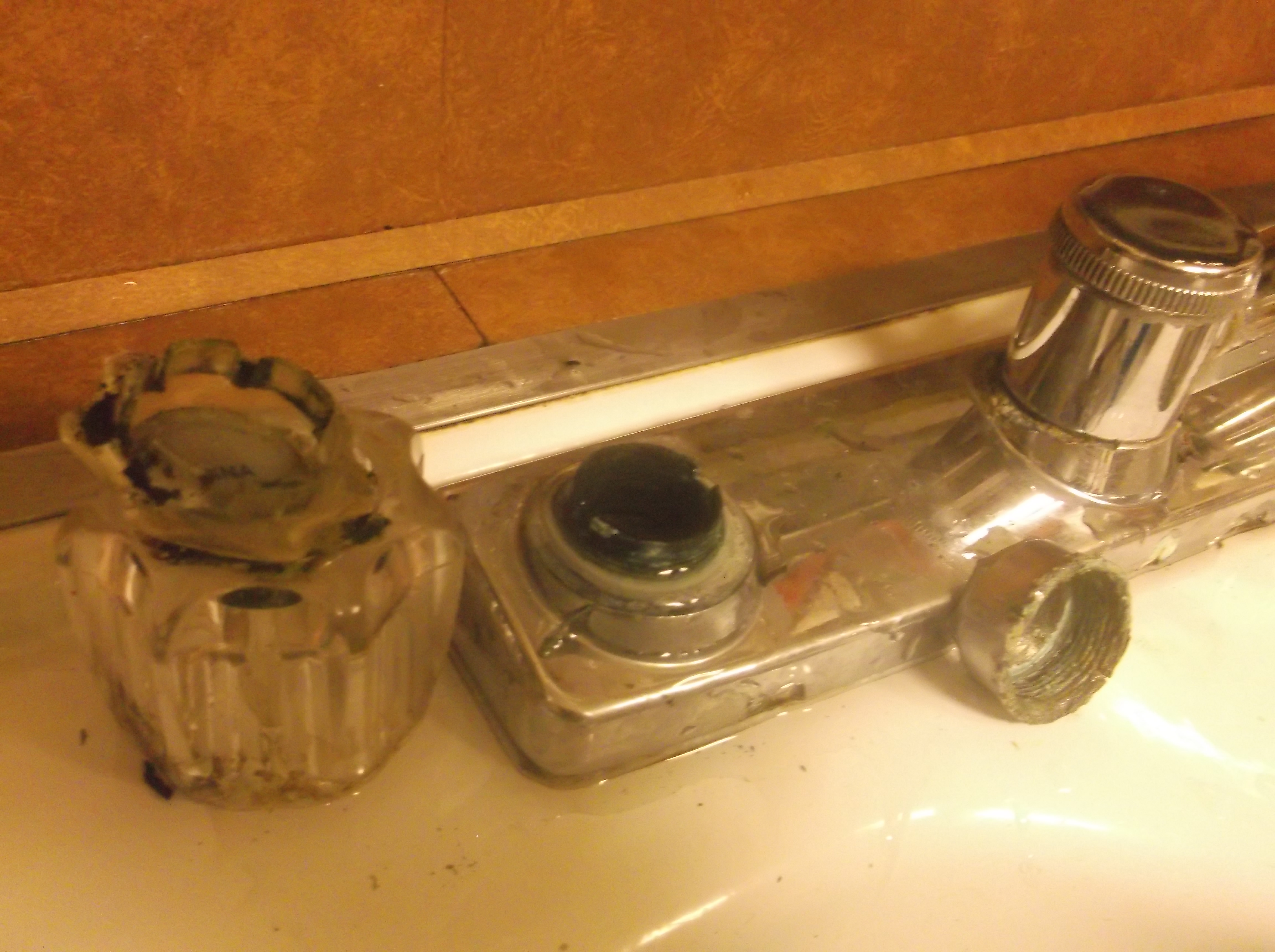 glass bathroom sink explodes