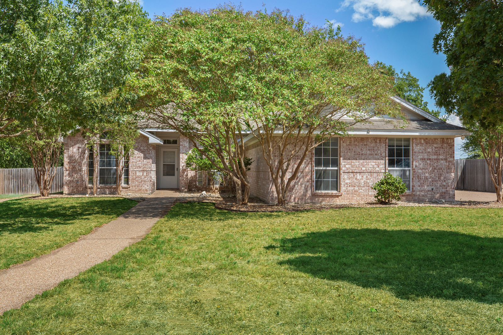 852 Tahoe Trail Hewitt Texas 76643