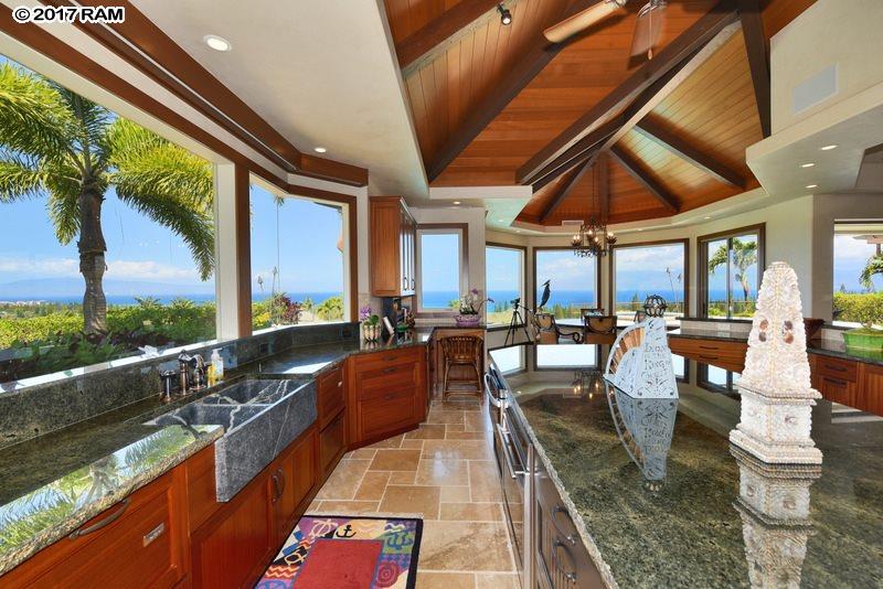 Fall in Love With This Pineapple Hill Home