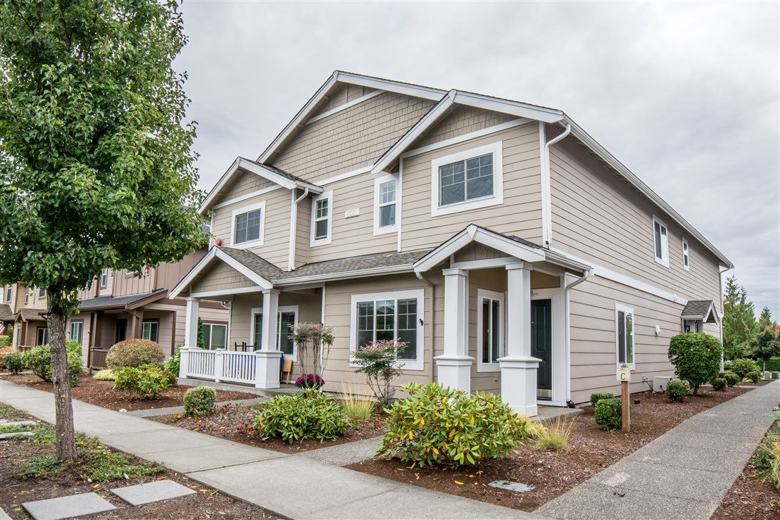 Beautiful Condo in Horizon Pointe!