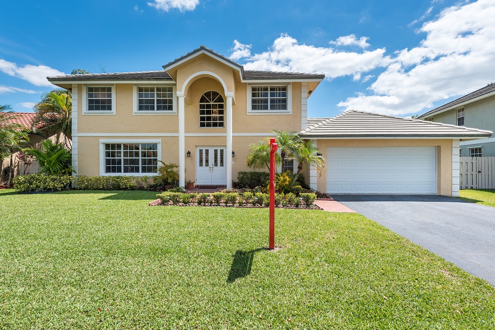 An Updated 4/2.5 Shenandoah Pool Home SOLD in Davie
