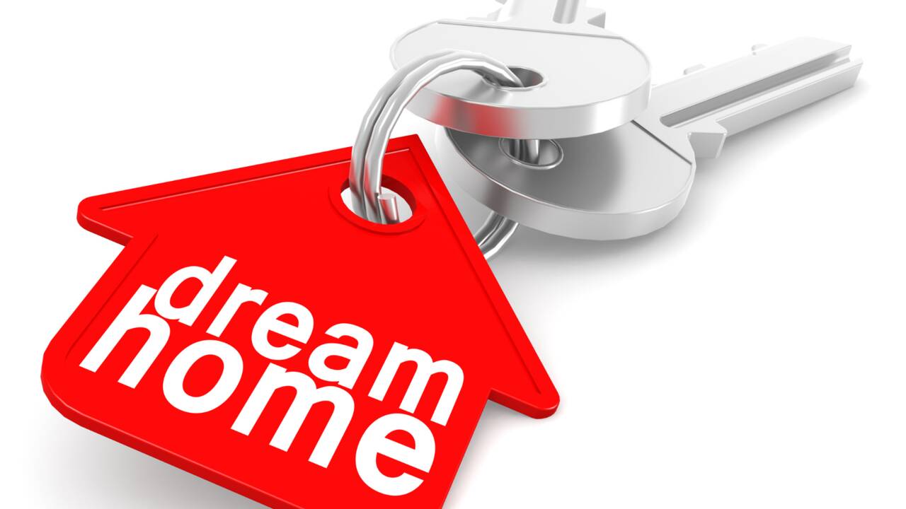 Realtor_helping_buyers_find_and_purchase_their_dream_home_danbury_ct.png