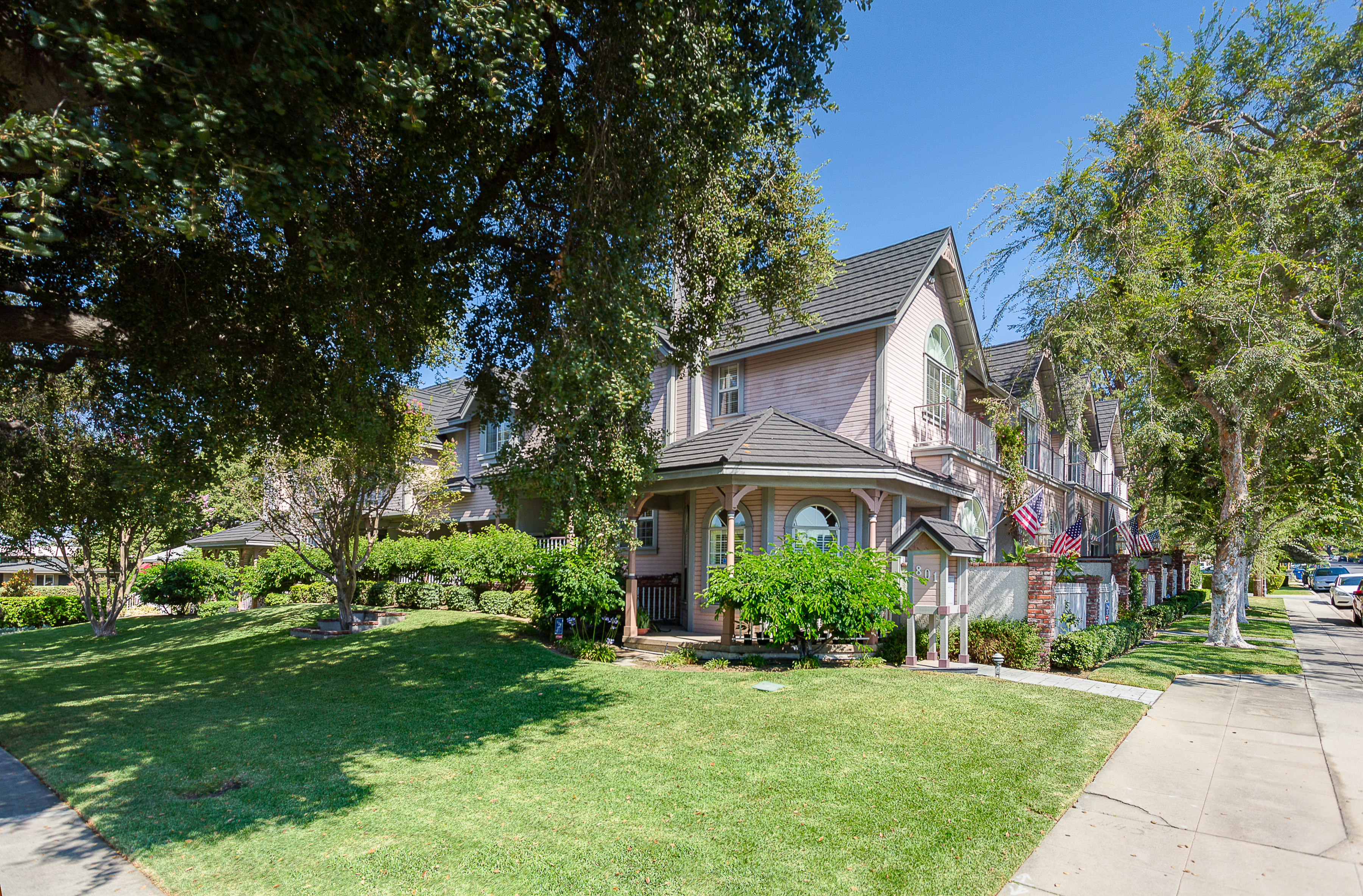 Looking for a 3 bedroom Townhome in North Monrovia?!?