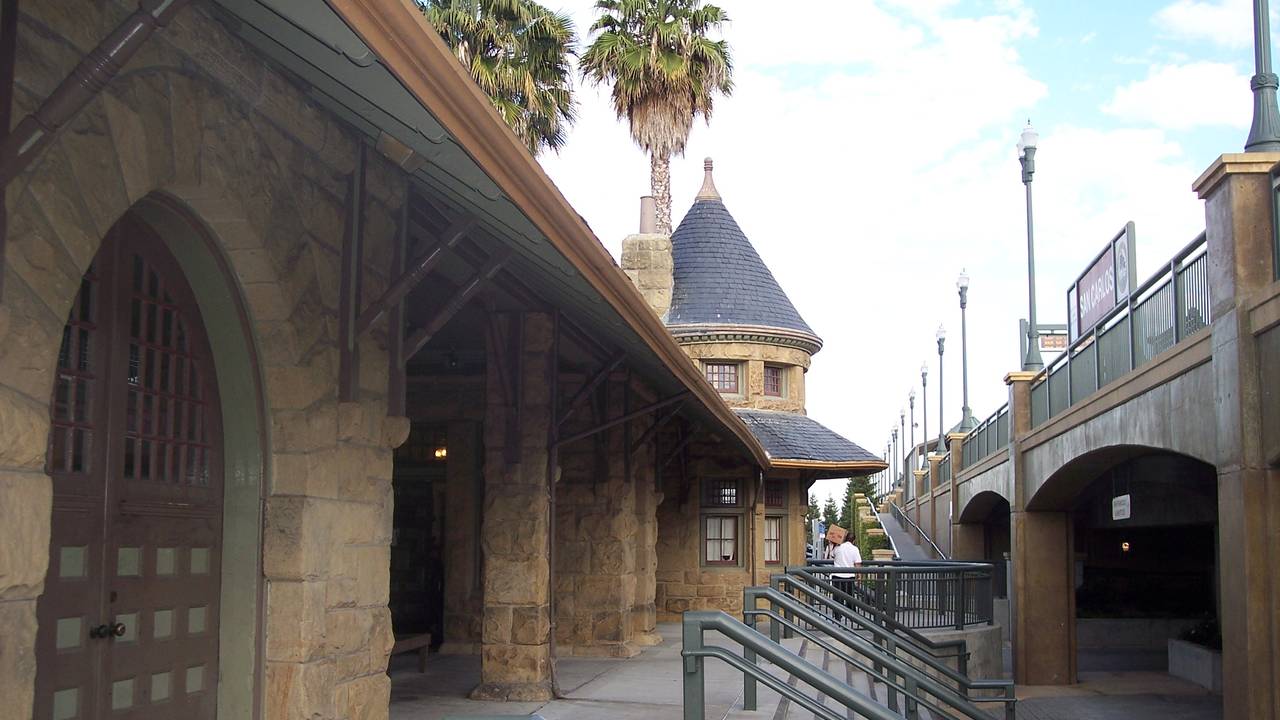 San_Carlos_train_station-detail2.jpg