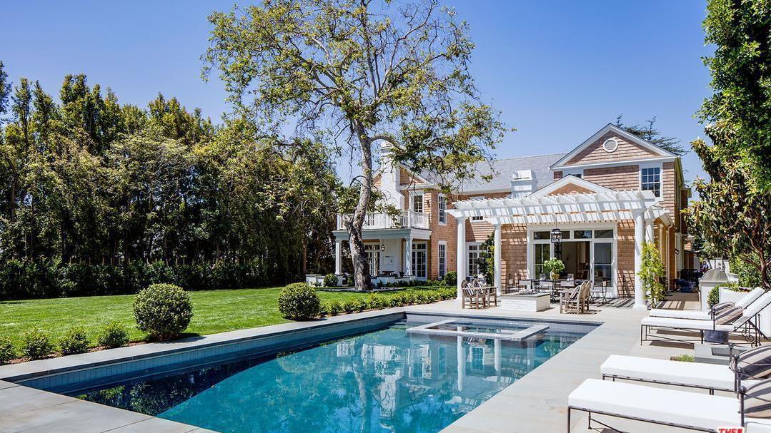 Lindsey Buckingham lists Brentwood mansion