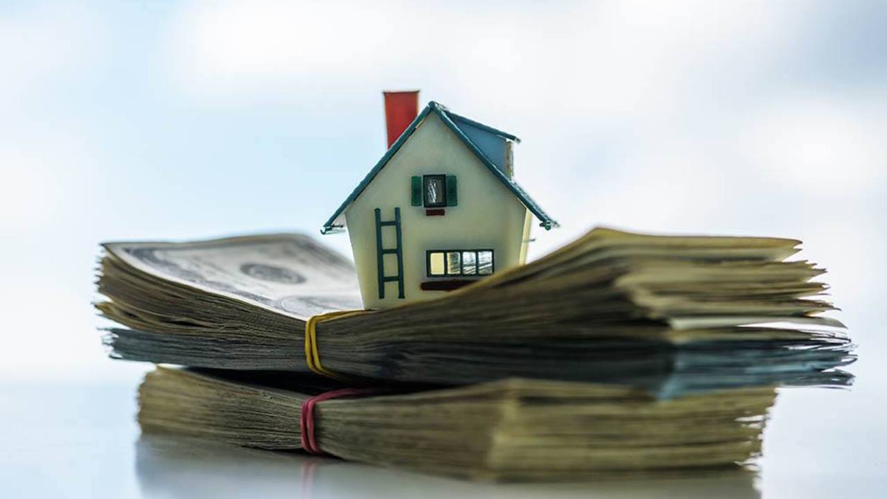 What_Fees_or_Costs_Are_Involved_With_a_Reverse_Mortgage_Lets_Take_a_Look.jpg