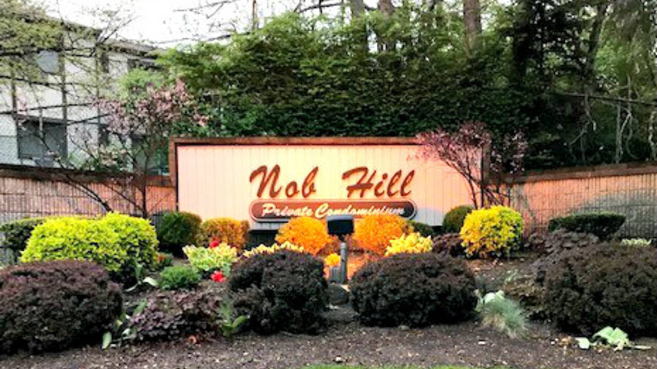 Nob Hill Condos At Ronkonkoma Long Island
