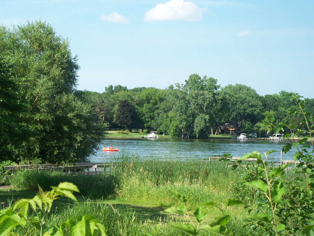 Lakefront homes for sale within 20 miles of Minneapoli