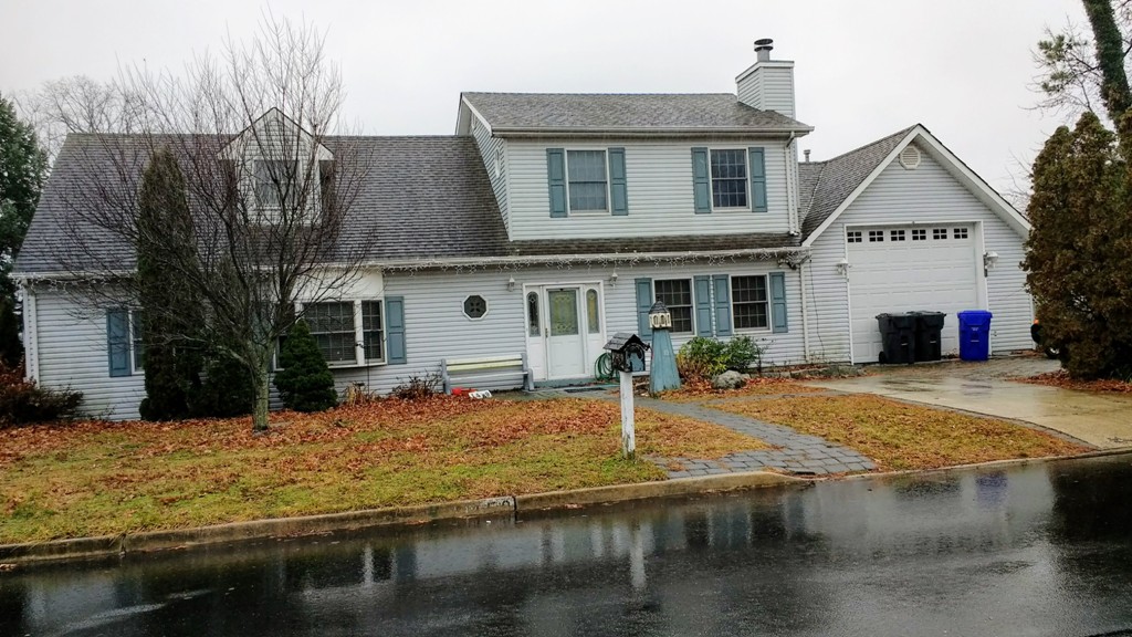 An Amazing 5 Bedroom home in Laurelton (Brick) NJ!