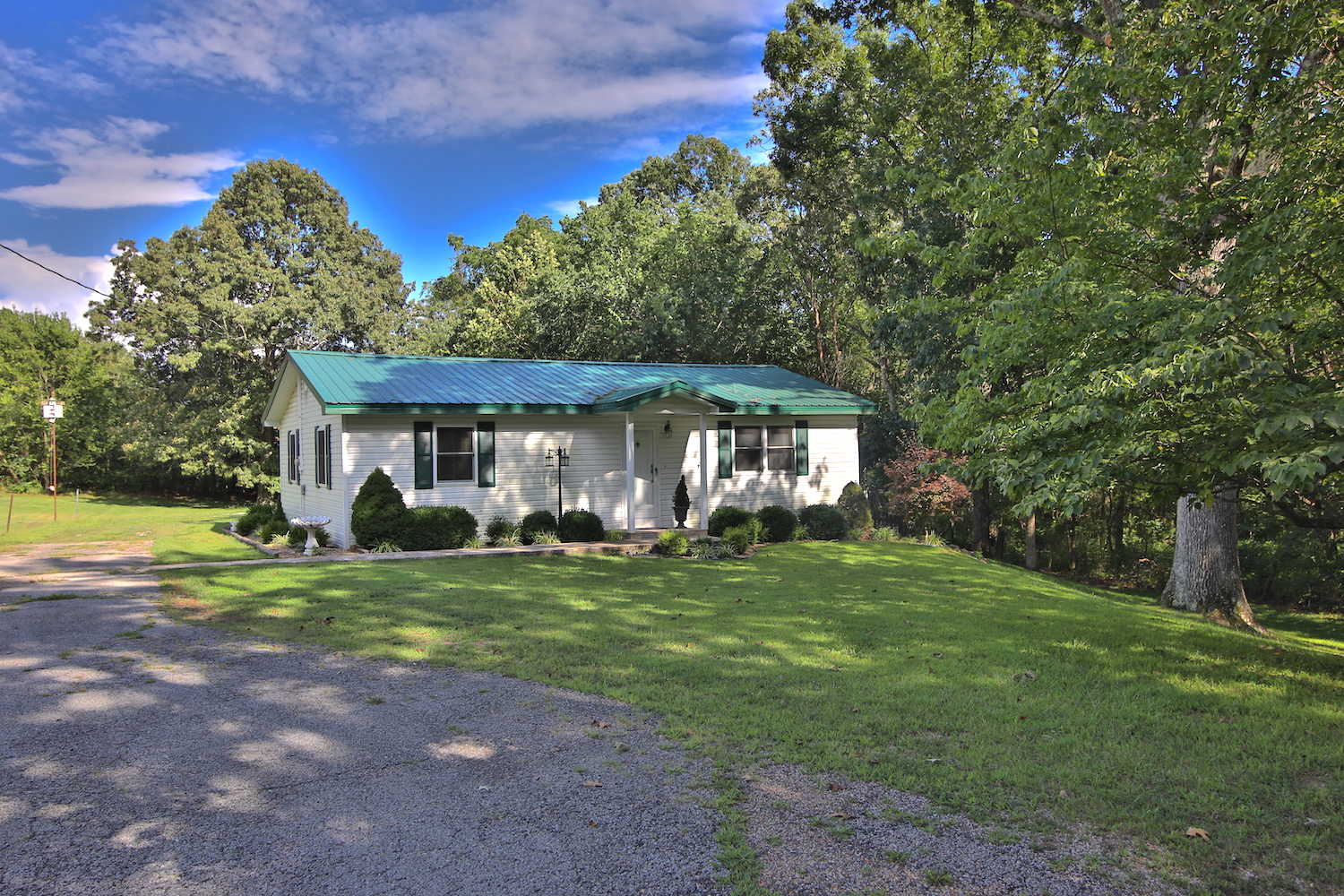 Cute Starter Home for Sale in Alton, MO