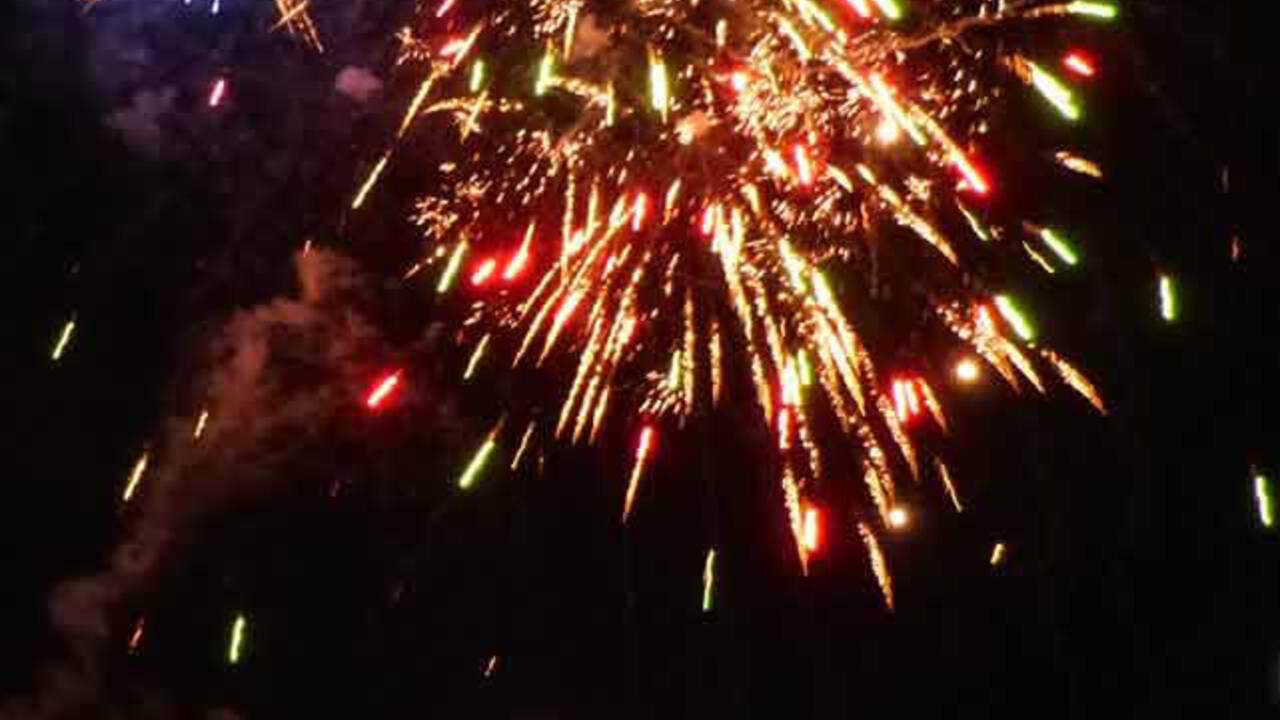Holiday-Fireworks-Manhattan.jpg